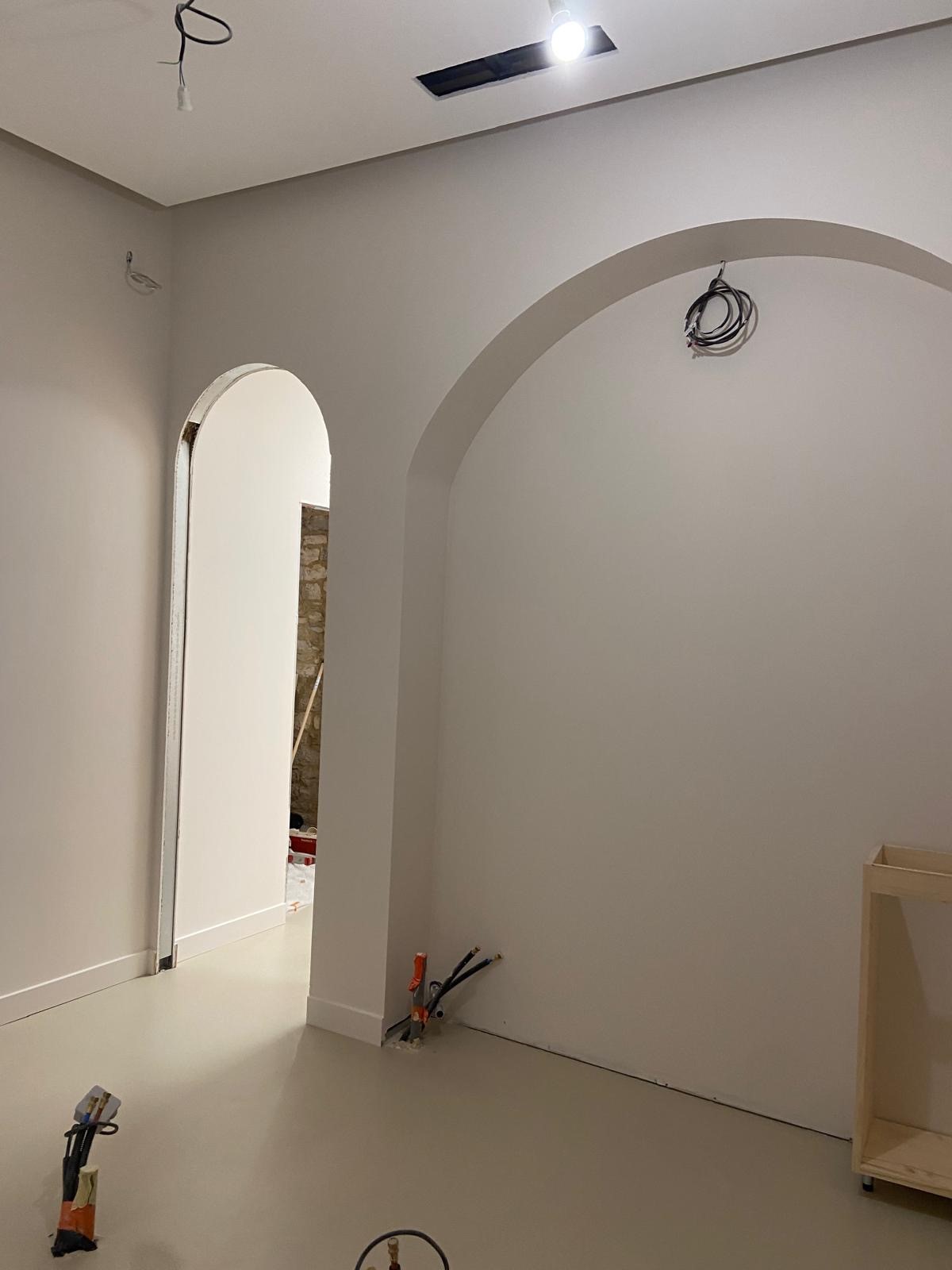 rénovation peinture deco nimes-peinture en batiment saint-gilles-pose de parquet gard- entreprise de renovation saint cesaire- peinture de sol garons-peintre en batiment uzes-